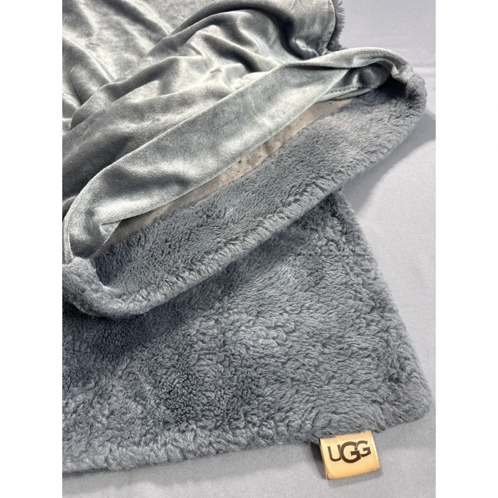 UGG 2 Gray Sherpa and Velvet Plush Throw Pillow Cover 20x20 Square Logo Patch